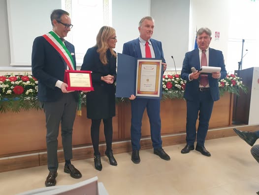 Premio Fedeltà al Lavoro della Camera di Commercio del Gran Sasso d'Italia — immagine dalla cerimonia di conferimento (3)